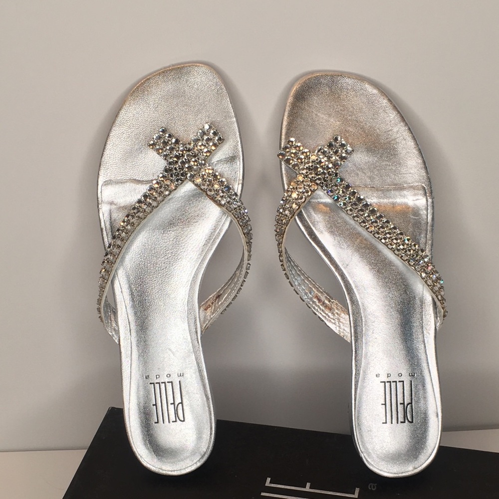 Pelle Moda - Silver Leather and Rhinestones 7.5 - Picture 2 of 6